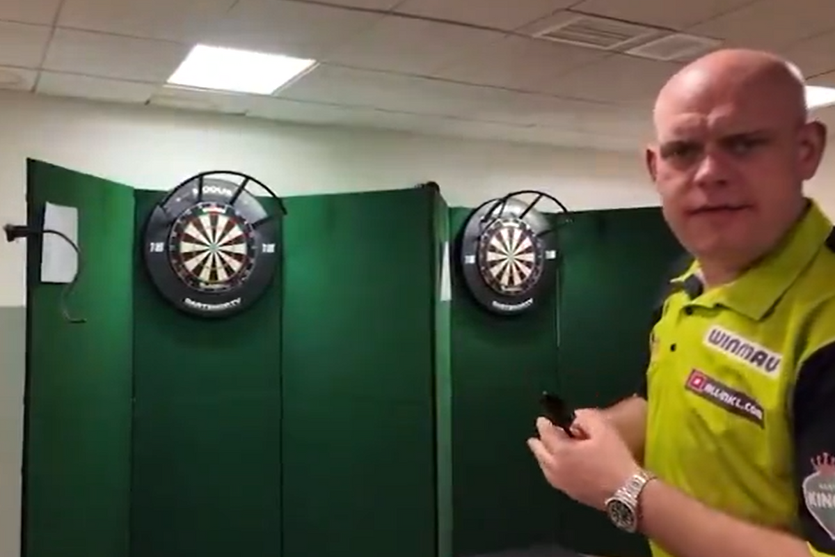 Het is maar goed dat er bij dit moment van Michael van Gerwen geen schrijver stond