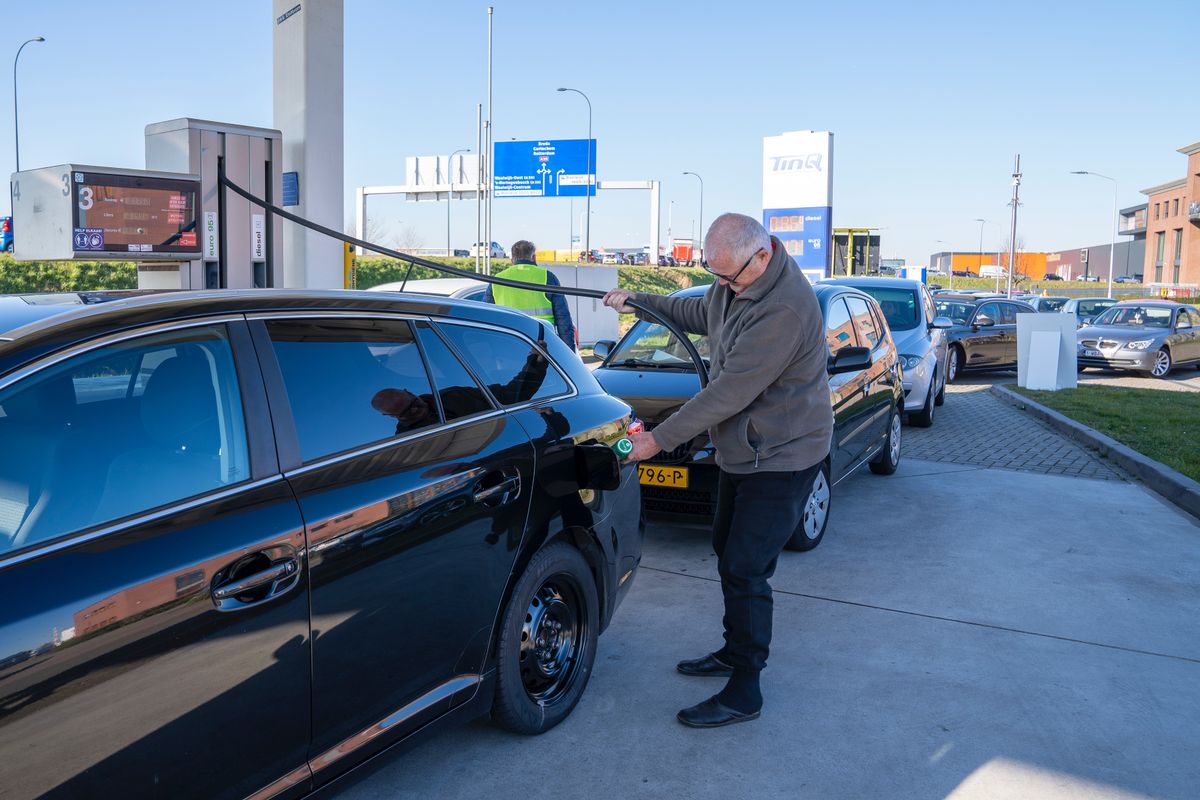 Accijnzen op brandstof stijgen per 1 januari: benzine bijna 6 cent duurder