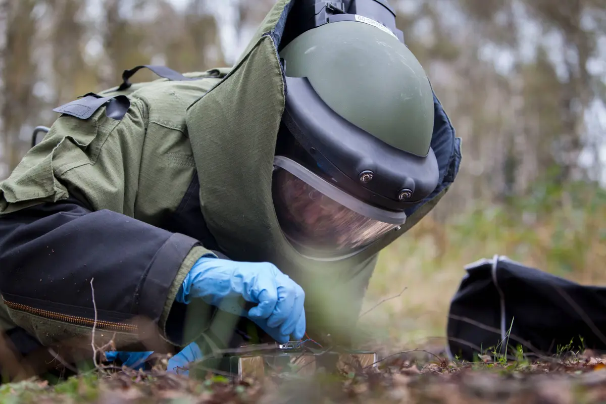 Oude granaat uit Tweede wereldoorlog gevonden in Harskamp. - Bewoners moeten binnenblijven