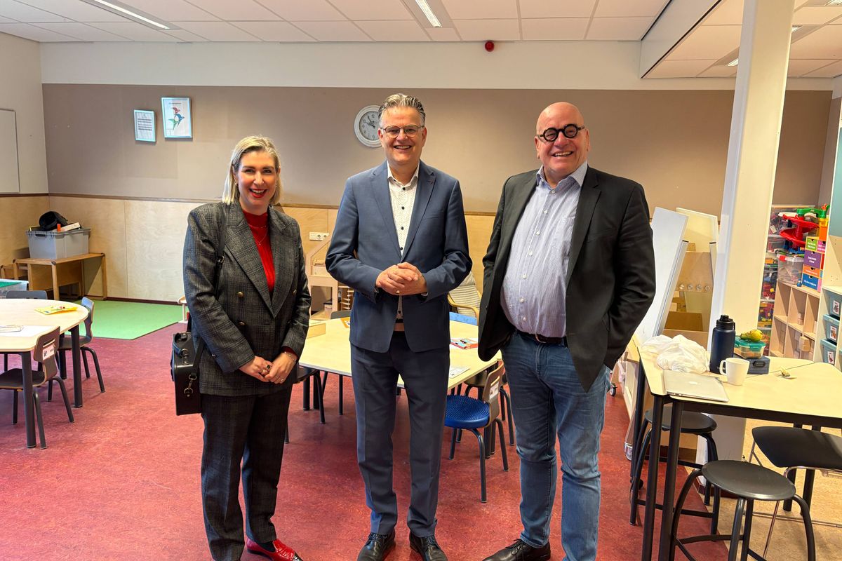 Bezoek van KNV voorzitter Fred Teeven aan de J.H. Donnerschool