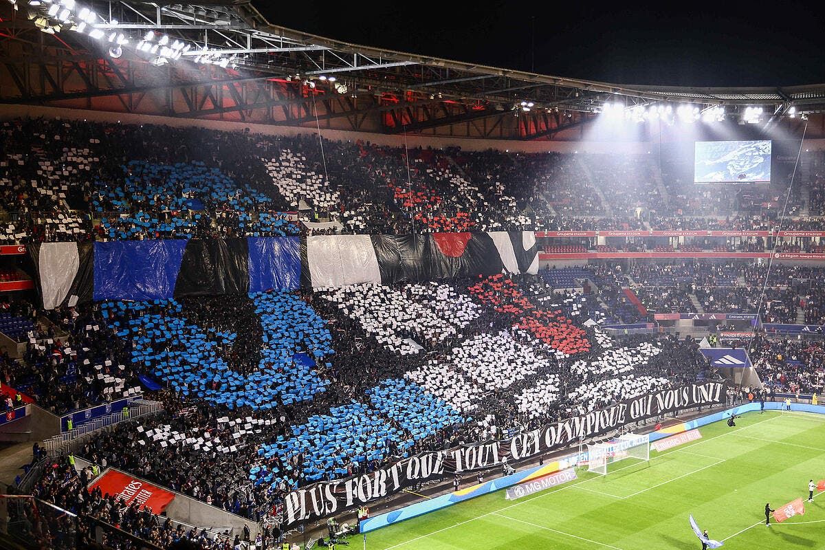 OL : Drapeau de l'Algérie arraché, sale histoire à Lyon