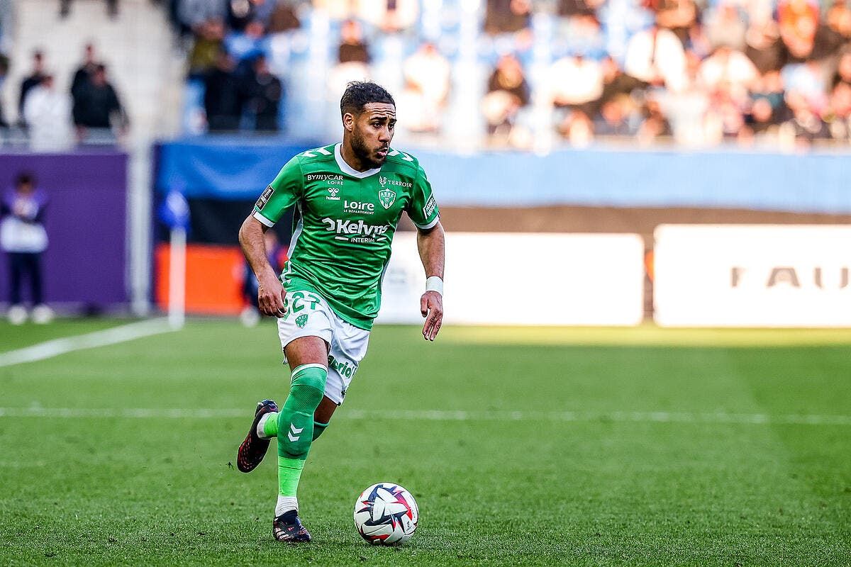 L'ASSE pousse un indésirable vers la Grèce