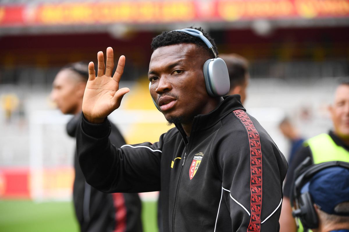 Lens : Un joker nigérian séduit Pierre Sage