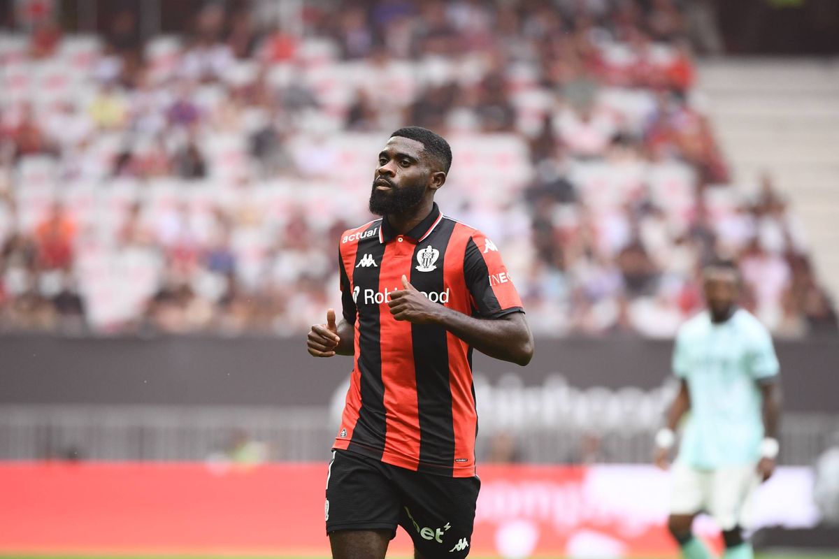 Nice-Nantes : Boga part du milieu de terrain et met un but sublime