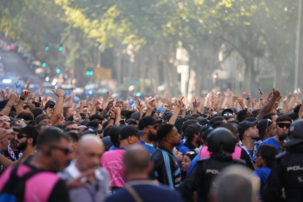 La police espagnole et les supporters de l'OM se battent