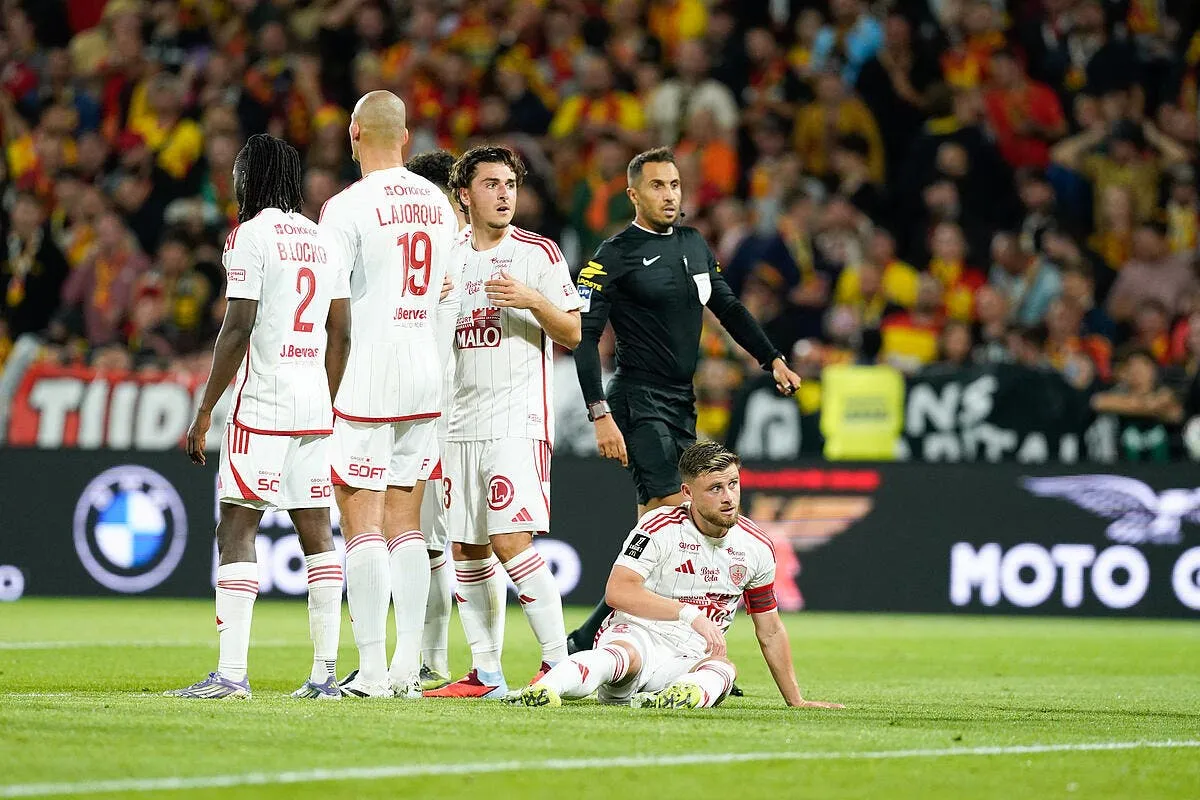 L1 : Kenny Lala fracasse l'arbitre de Lens-Brest