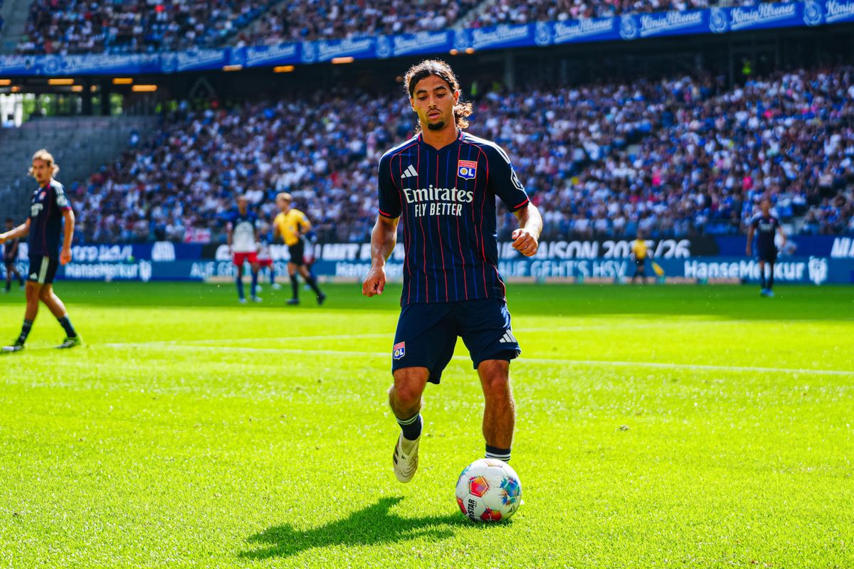 Un club ami le fait signer, il quitte l'OL en deux minutes