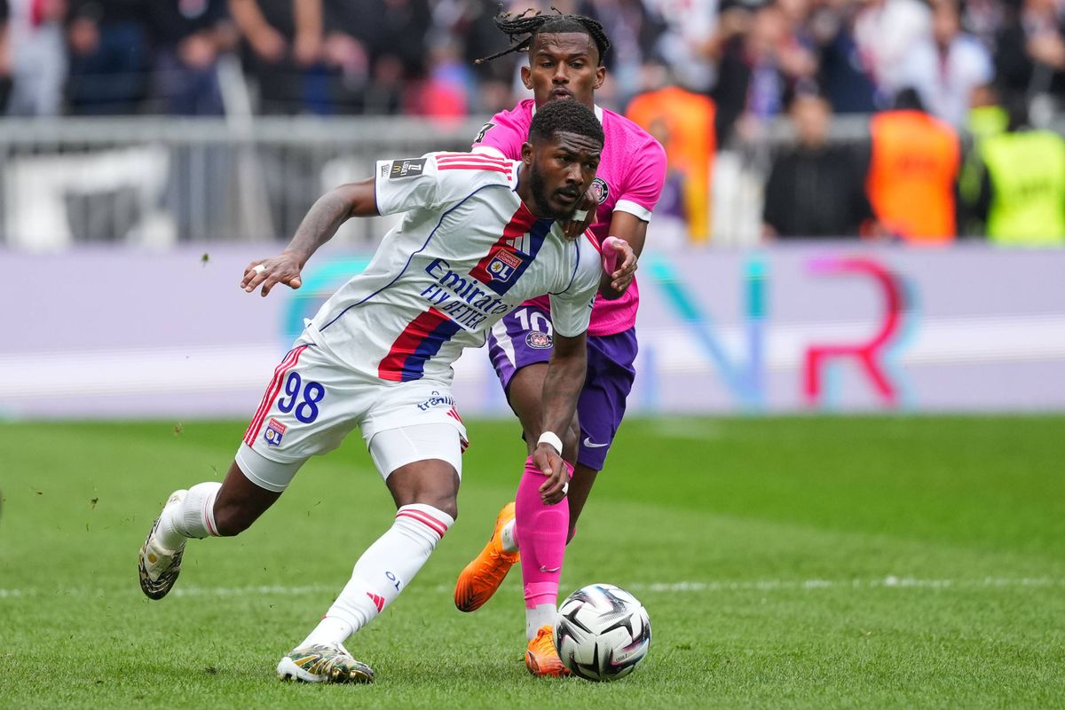 OL : Maitland-Niles reçoit un avertissement