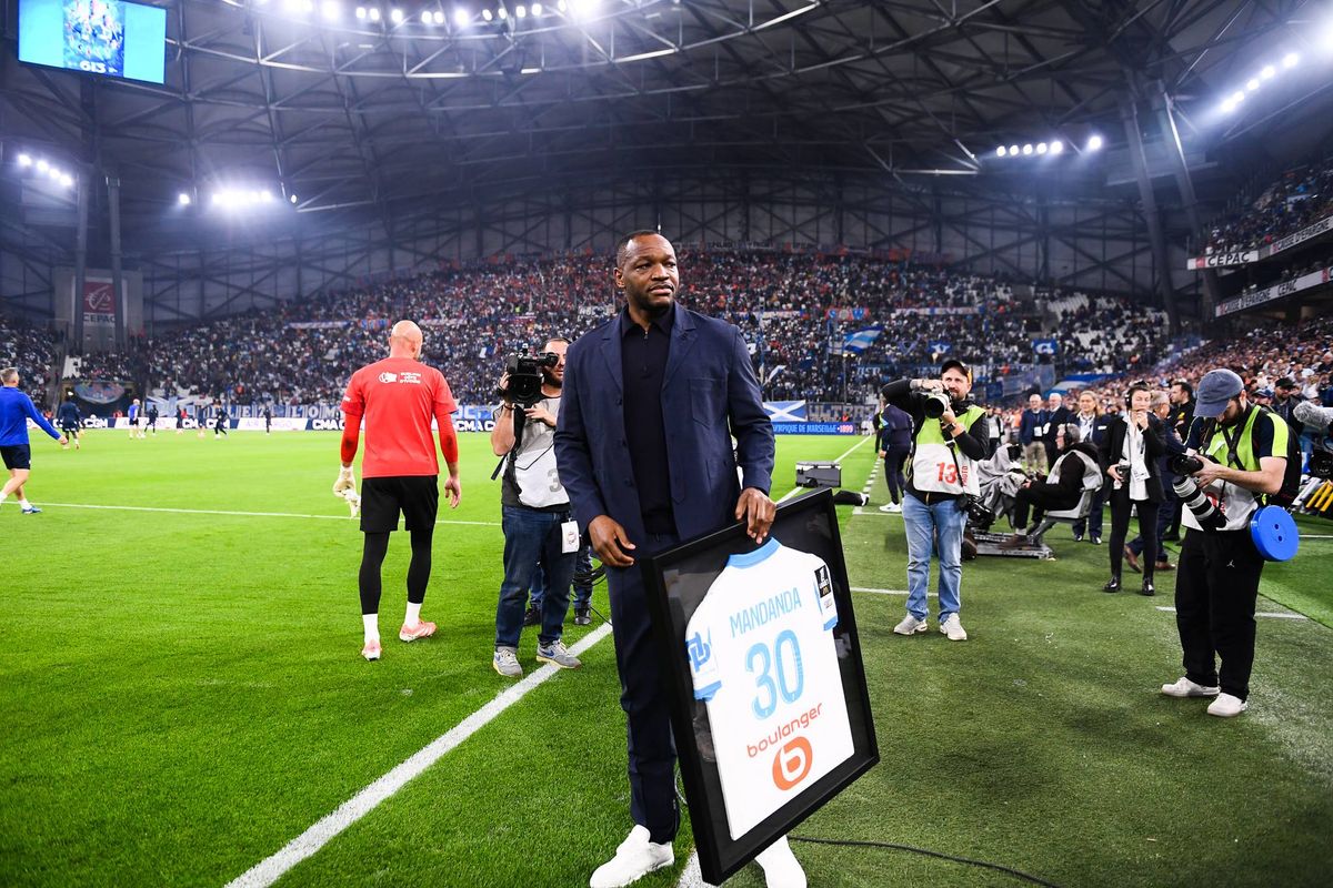 L'OM retire le maillot de Mandanda