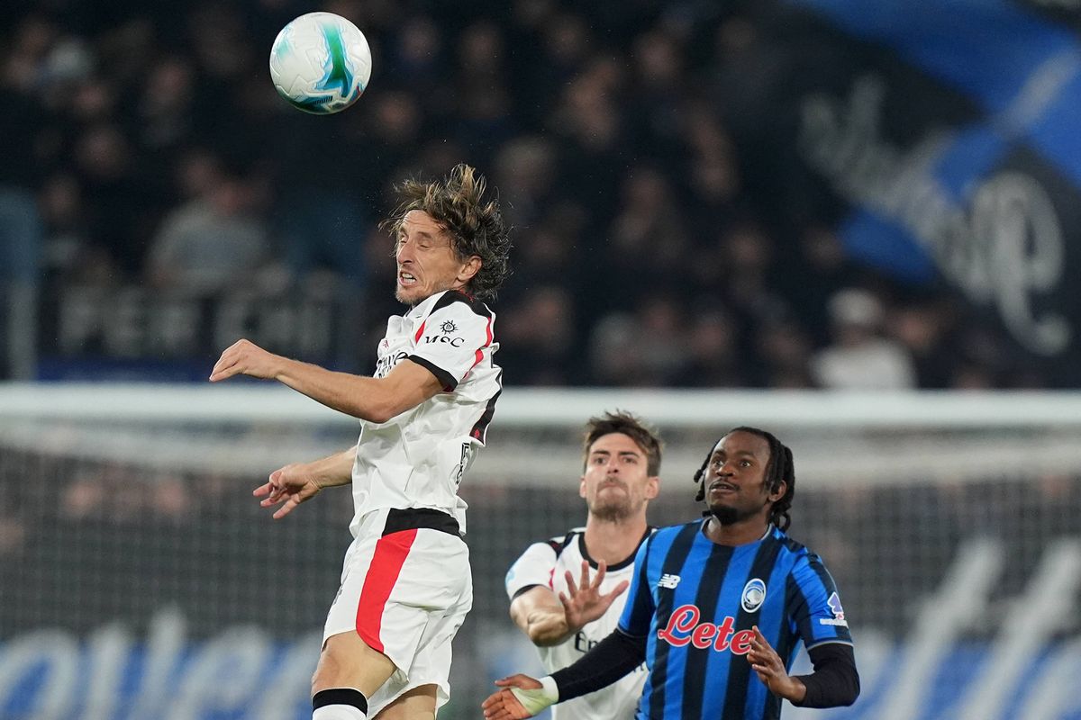 Ita : Milan laisse filer Naples en tête