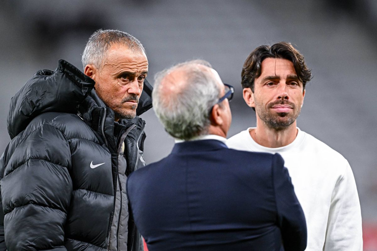 Le PSG lance son mercato d'urgence, Upamenaco dans le viseur !