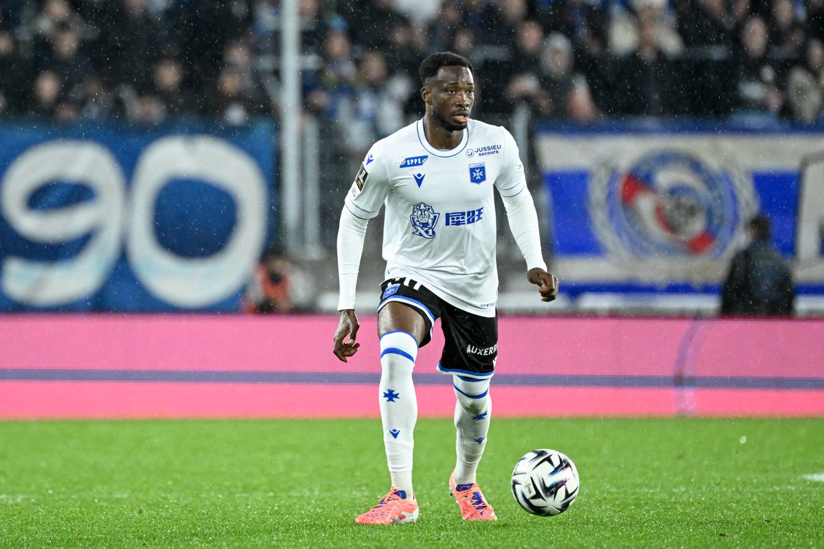 OL : Cet ancien s'en prend aux fans, il veut en découdre