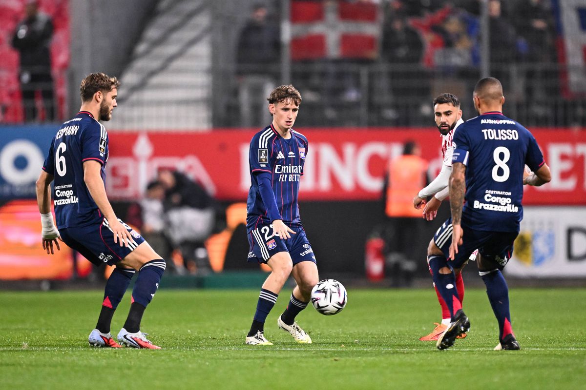 OL : Tessmann le met dans le dur, Hateboer voit rouge au bout de 6 minutes