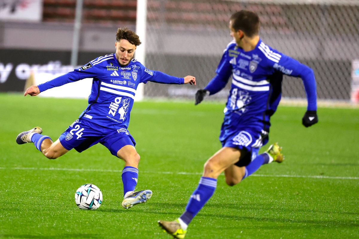 L2 : Un fumigène touche un joueur, match arrêté à Bastia