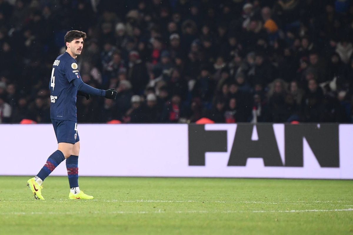 Poussé dehors, ce défenseur du PSG pose ses conditions