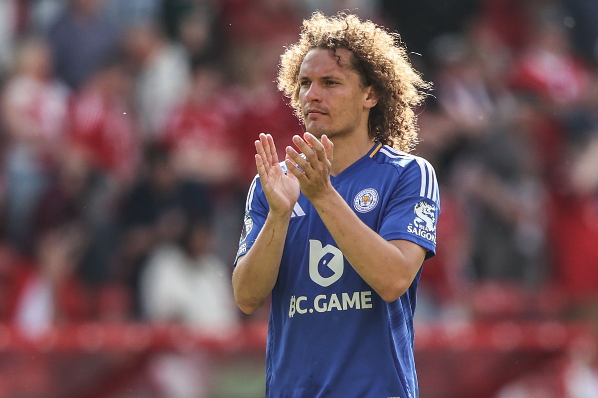 Kehrer s'en va, Wout Faes arrive à Monaco