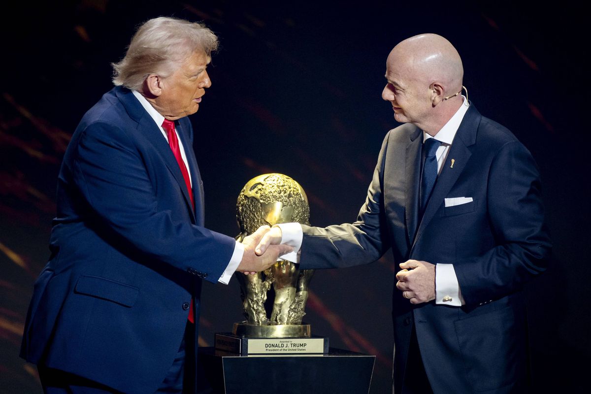 Donald Trump kidnappe le président du Vénézuela, la FIFA incendiée !