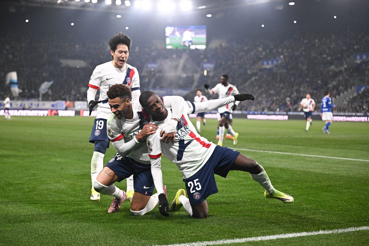 L1 : Le PSG s'en sort bien à Strasbourg et reprend la tête