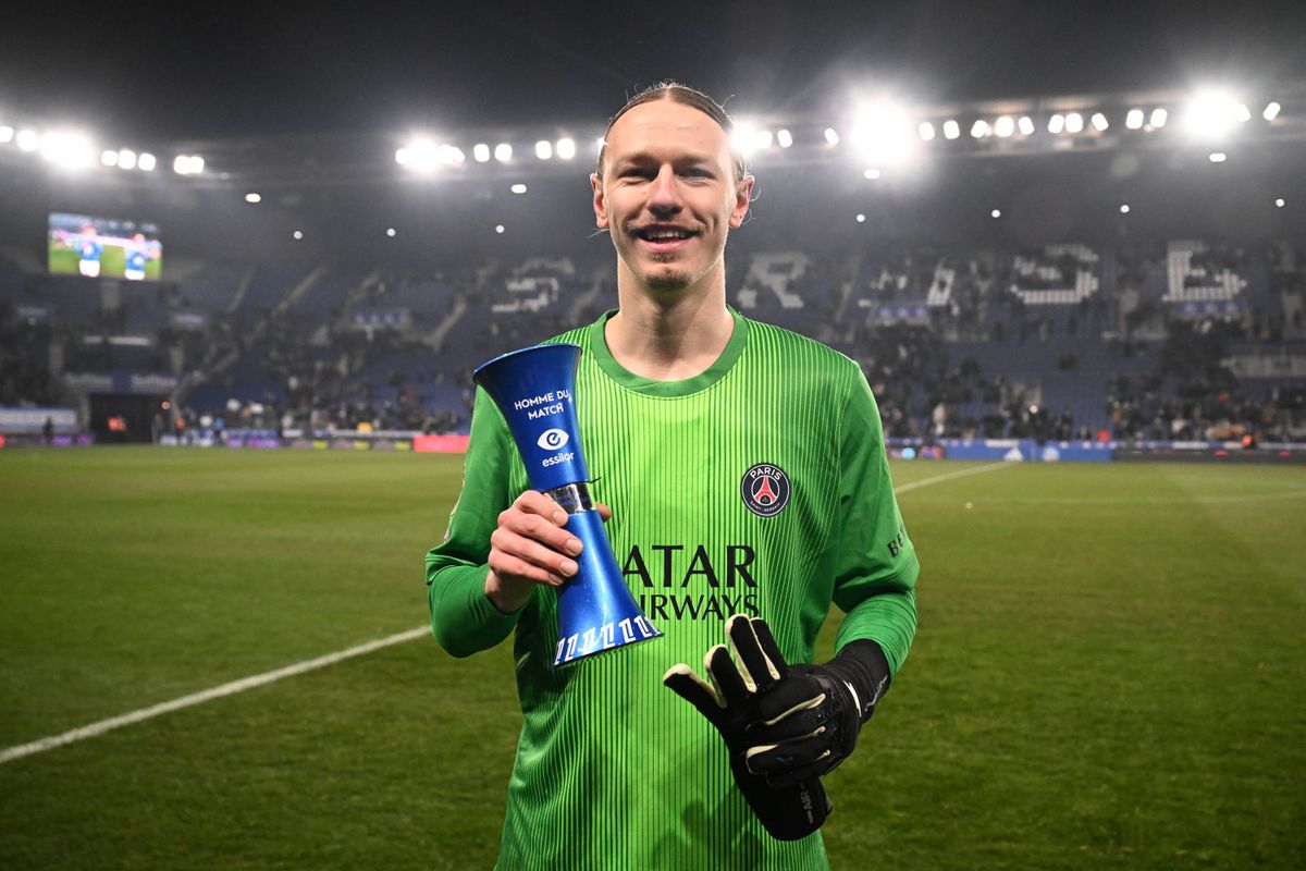 « Safonov frappe un grand coup », le PSG a tranché