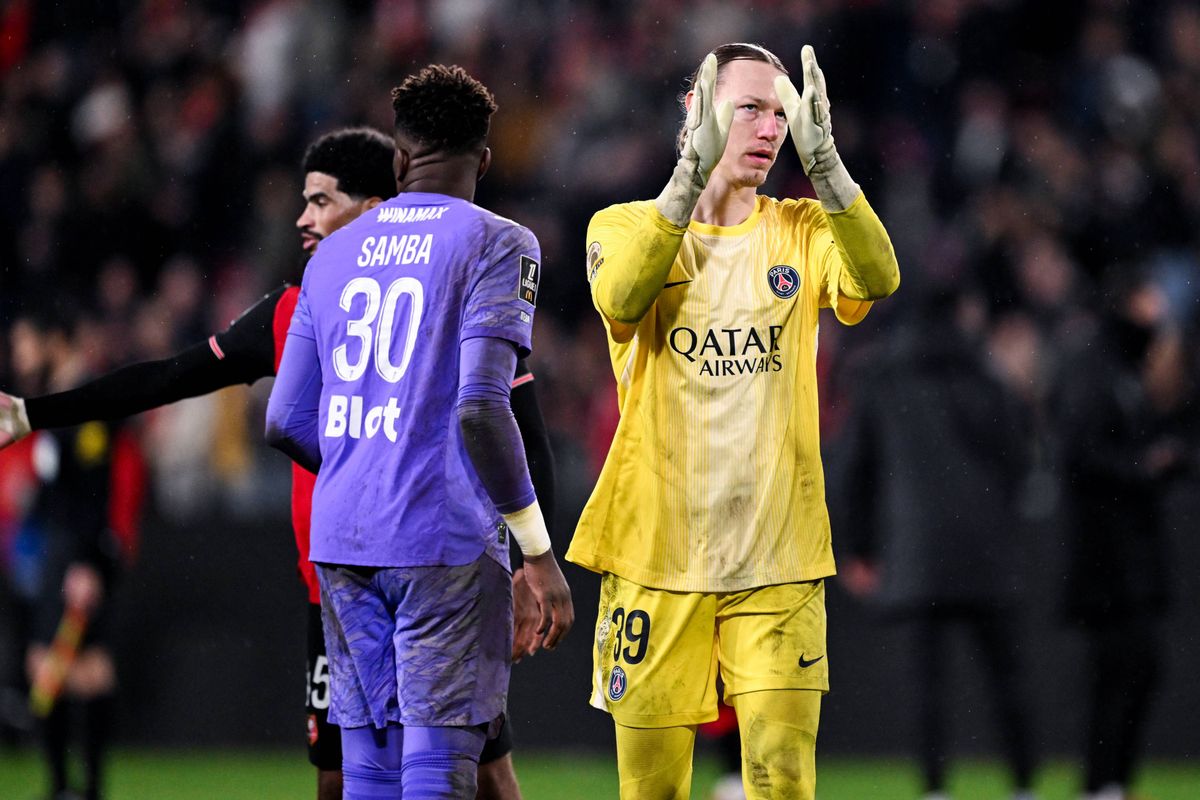 PSG : Safonov lâché par les supporters après Rennes