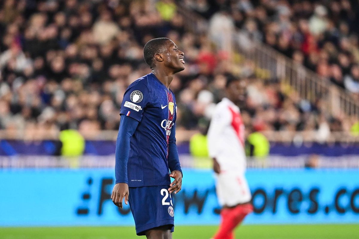 Un joueur du PSG se fait tailler