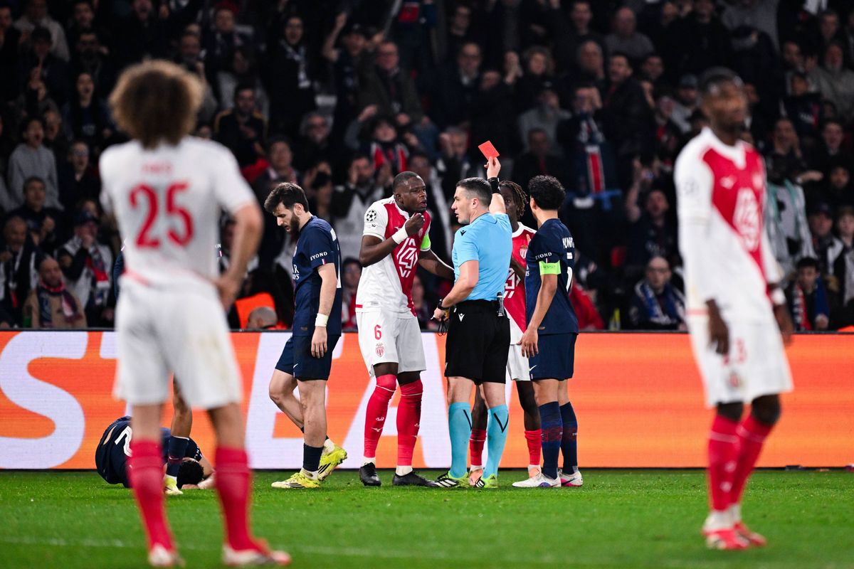 Monaco révolté par l'arbitrage pro-PSG en Europe