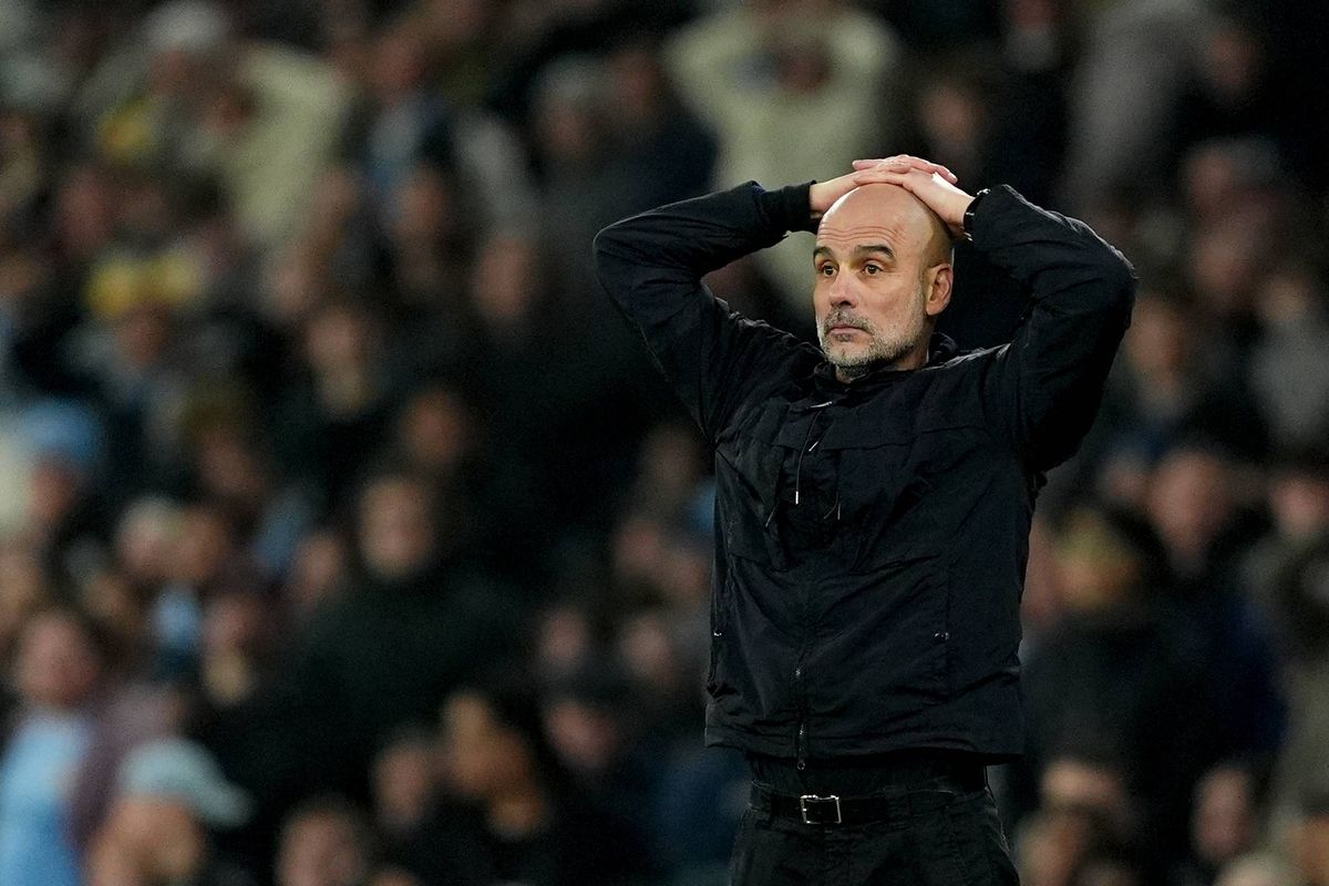 Ang : City laisse filer Arsenal, Chelsea cartonne