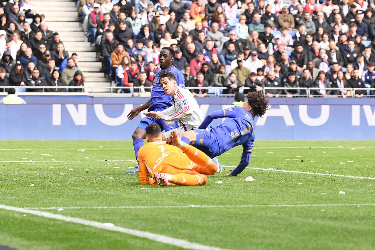 OL: Faute sur Endrick, penalty pour Monaco, Lyon craque