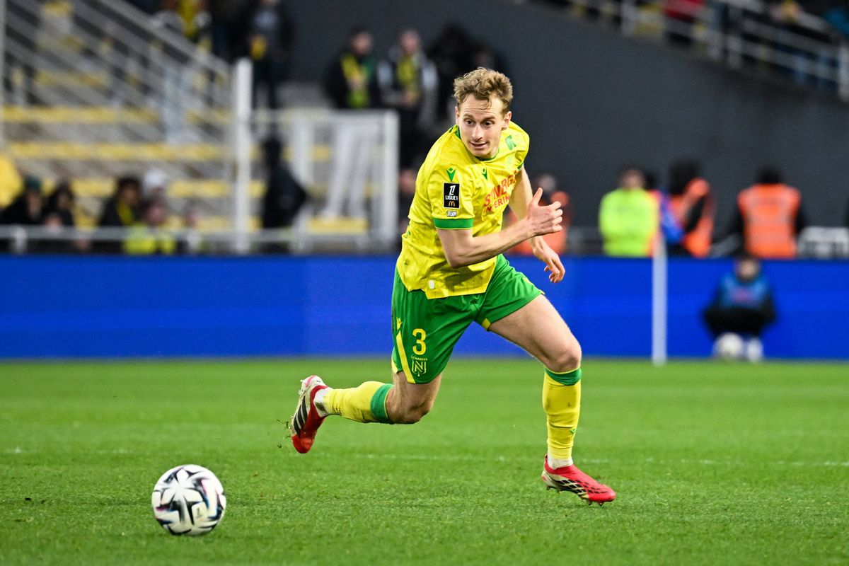 Cozza victime des supporters, Nantes l'envoie au feu