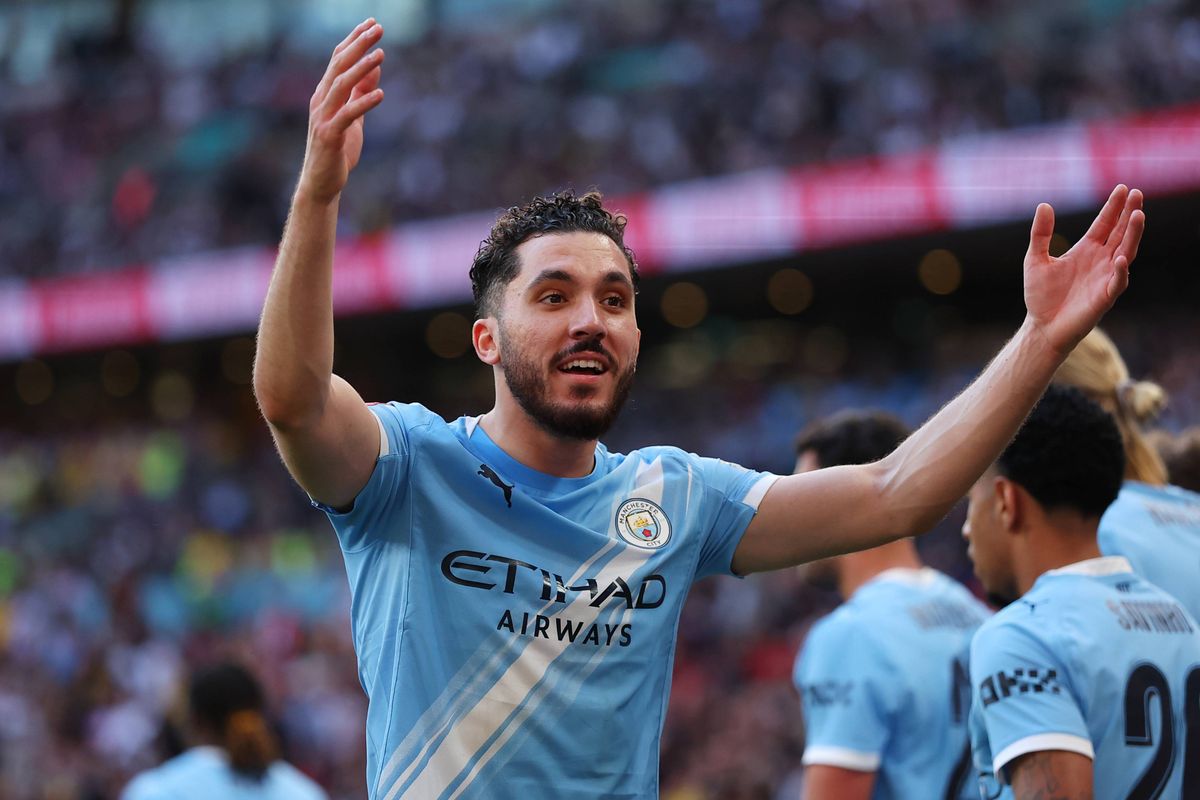 PL : Une star se prosterne devant Rayan Cherki