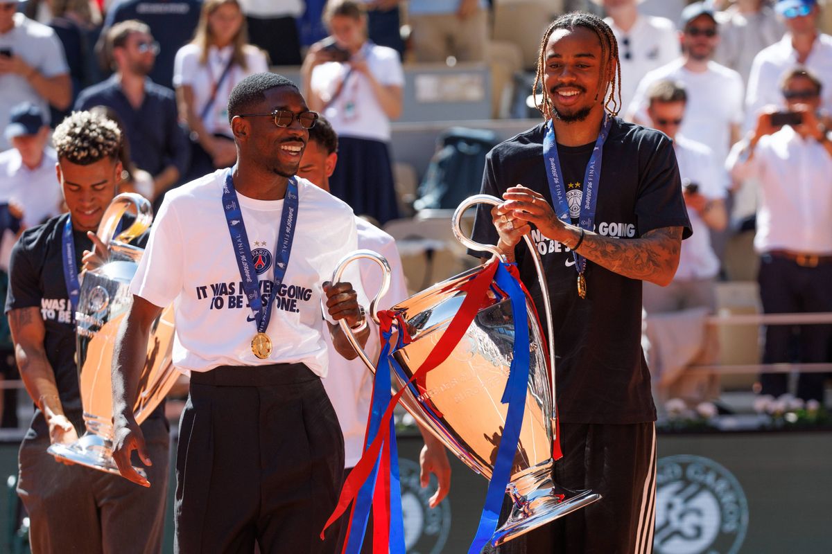 Le PSG met Barcola en vente