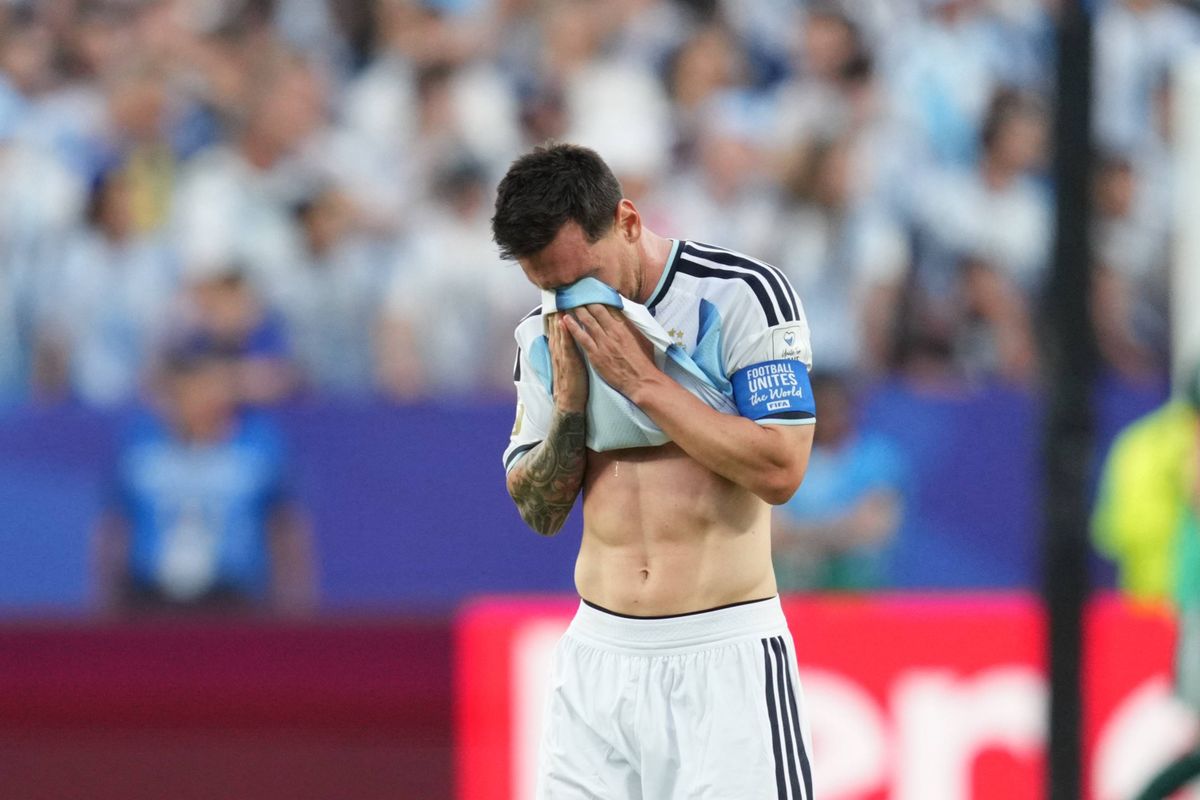 Lionel Messi pleure en plein match, il s'explique