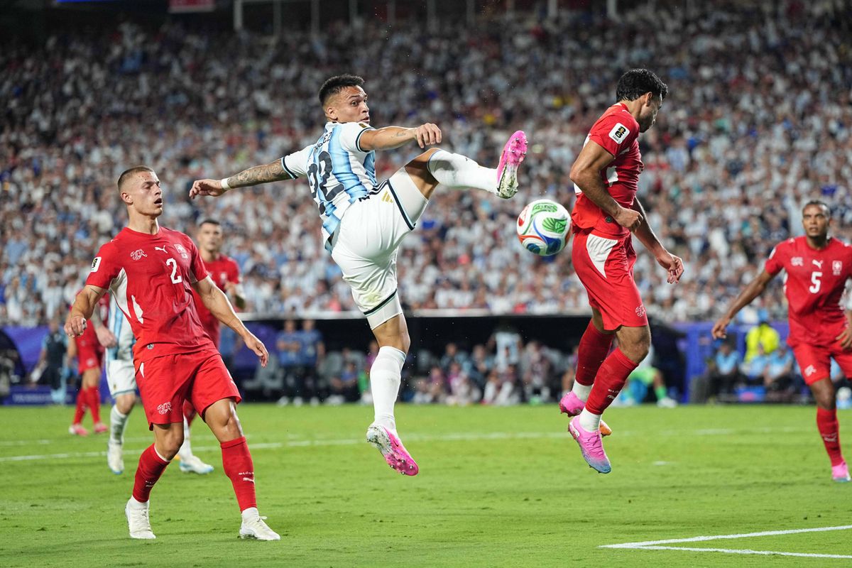 L'Argentine souffre encore, mais sort la Suisse
