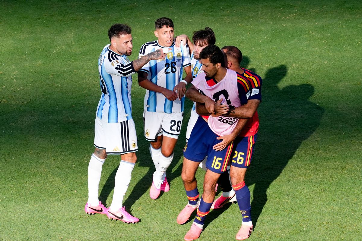 Argentine : De nouvelles images arrivent, Rodri frappé en traitre