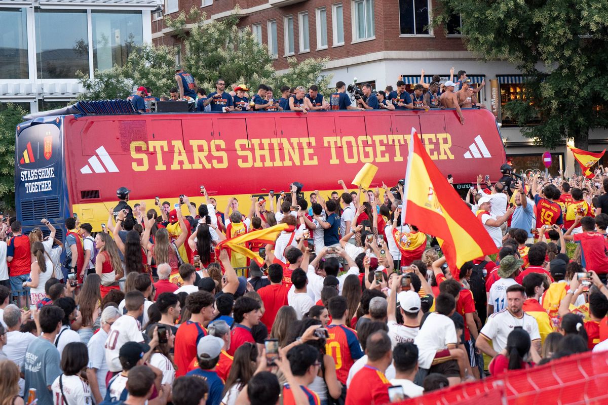 En pleine fête, l'Espagne invite Paredes à changer de sport