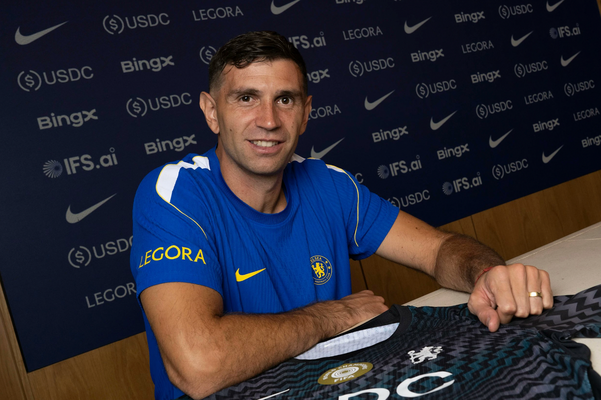 Chelsea confirme la signature d'Emiliano Martinez