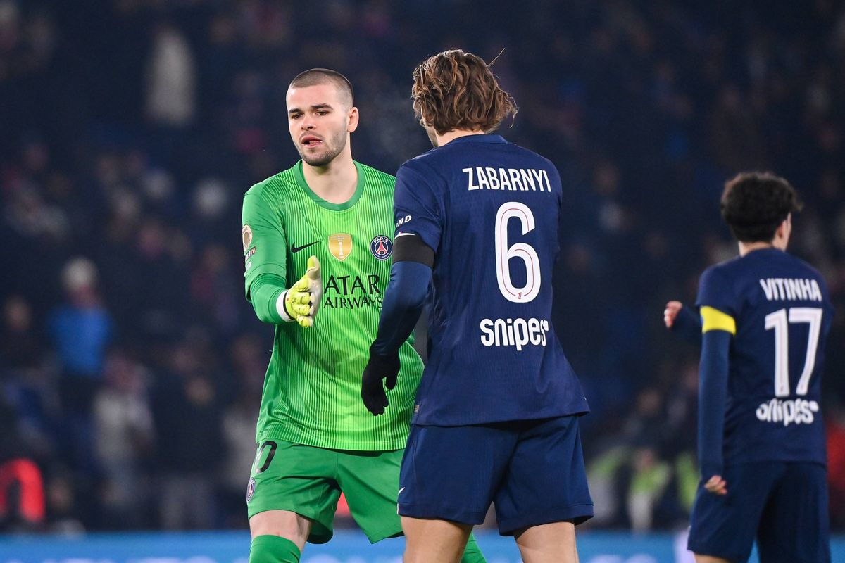 PSG : Il donne deux infos mercato, les réactions sont terribles