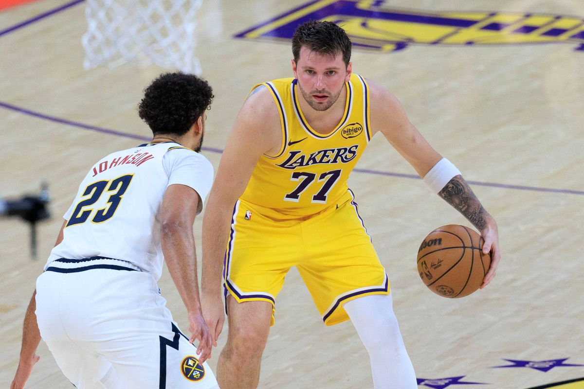 Faute d'acheter le Mondial, il s'offre les Lakers pour 10,8 milliards d'euros