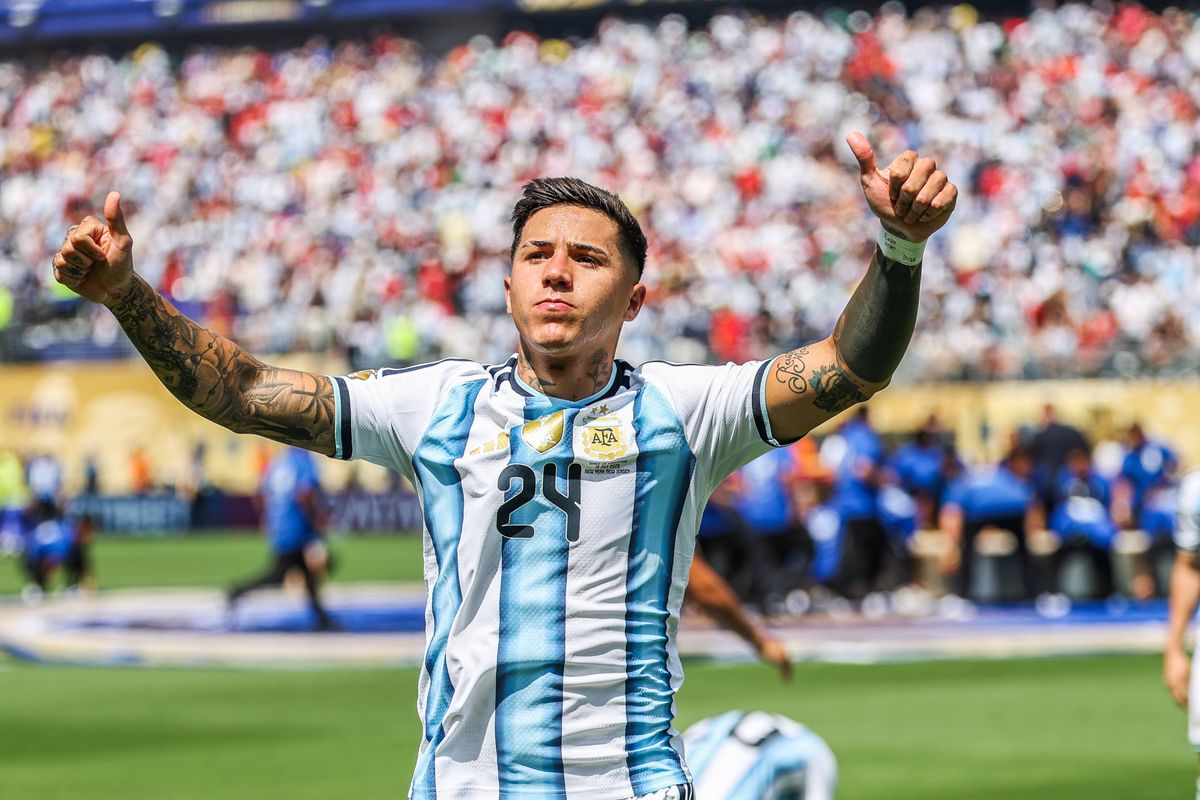 Enzo Fernandez rejoint Manchester City pour 145 millions d'euros