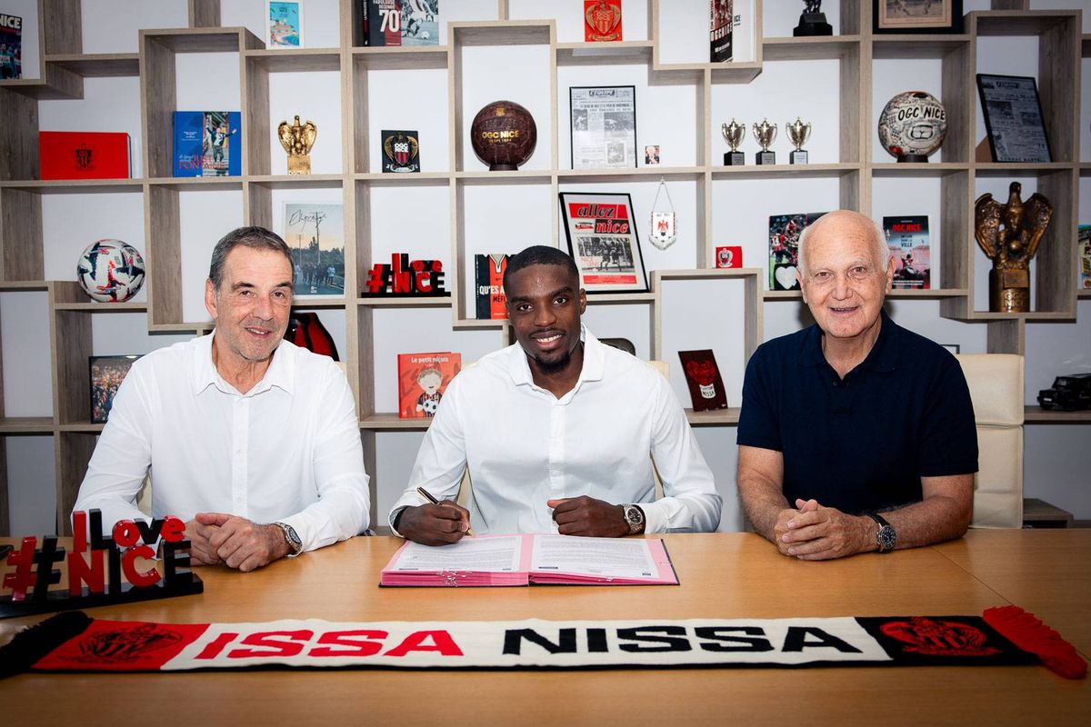 L'OGC Nice se fait prêter Niels Nkounkou par Francfort