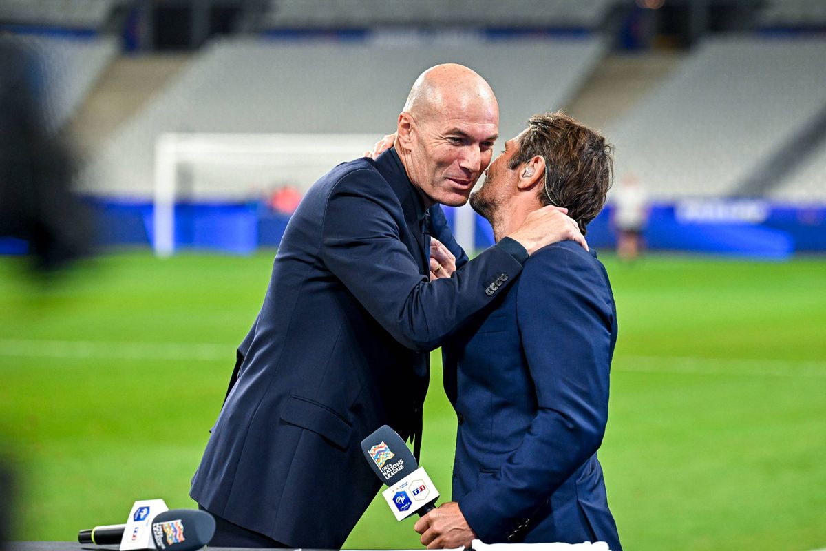 Zidane, Zidane, Zidane, il exige du respect pour Deschamps