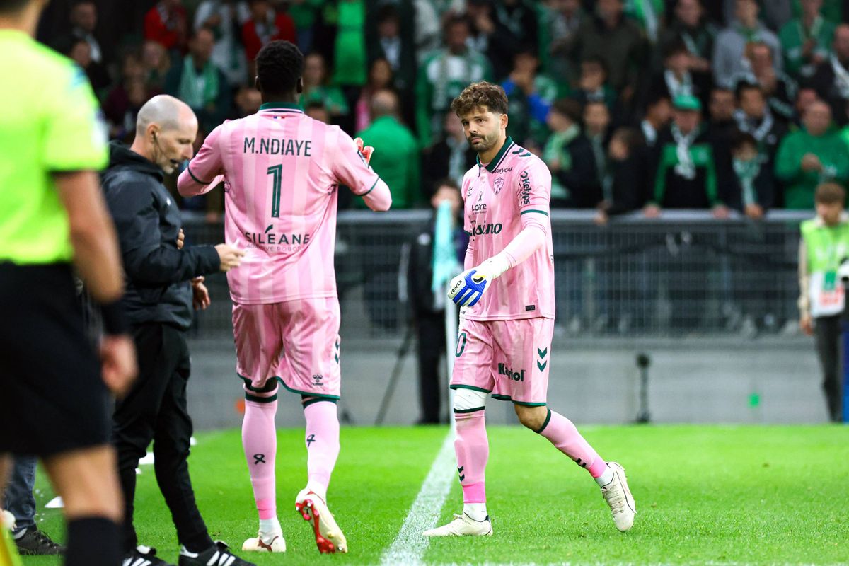 ASSE : Larsonneur, Cathro annonce la mauvaise nouvelle