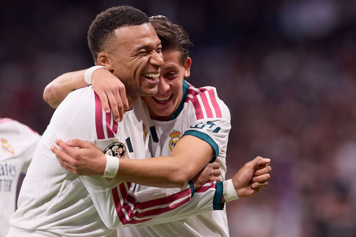Mbappé sacré, le Barça menace de boycotter le Ballon d'Or