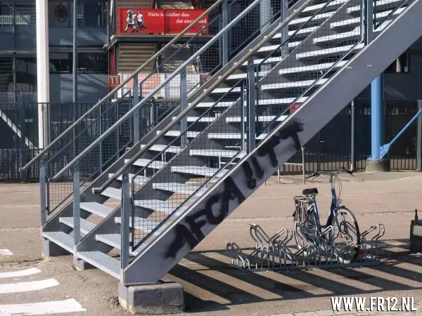 AFCA spuitwerk op fanshop en De Kuip
