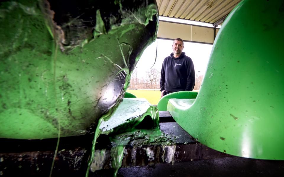 Vernielingen bij Harkema Opeinde schering en inslag: ‘Wy moatte ta de bûse’