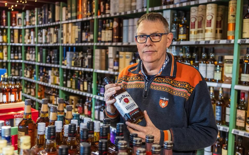 Handelsoorlog met VS? Deze ondernemer uit Scharnegoutum heeft genoeg Amerikaanse whisky voor een jaar