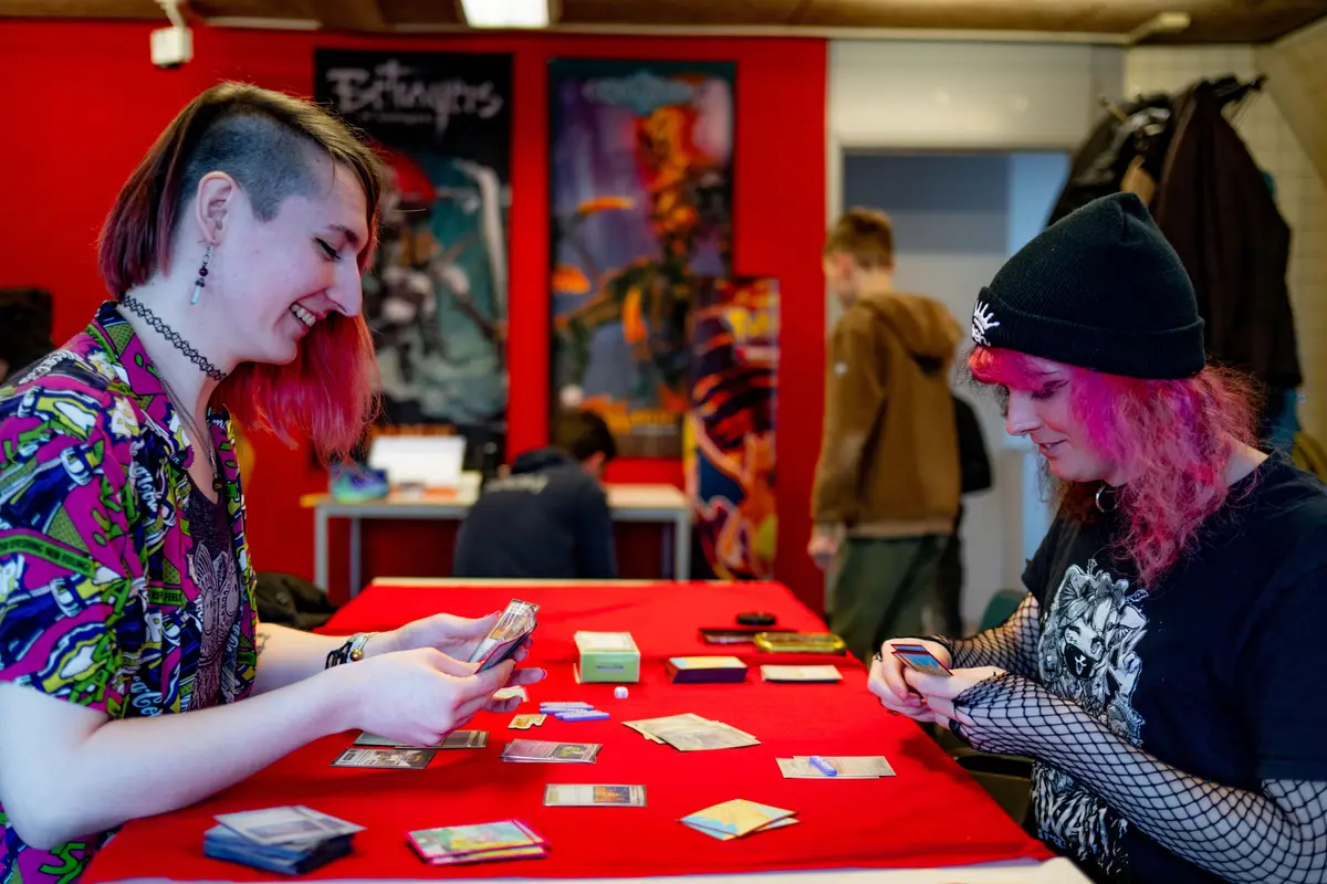 Pokémon Day in Leeuwarden: ‘Let op, dat is een kaart van 300 euro’