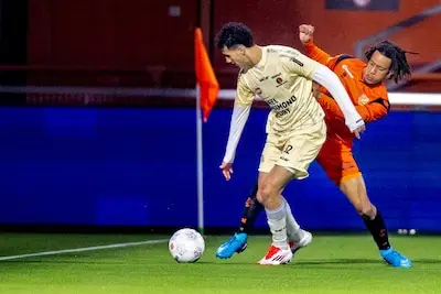 LIVE | Nu is het dan tóch raak: Helmond Sport weer op gelijke hoogte tegen FC Volendam