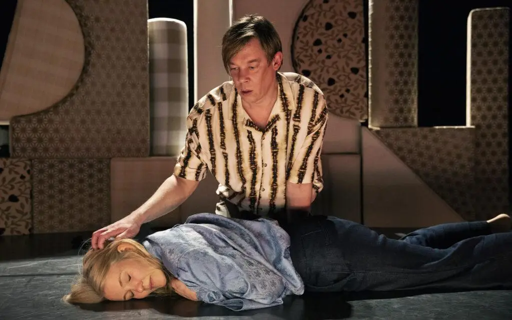 Liefde, schuld en schaamte komen samen in ‘De eeuwige jachtvelden’ van Mevrouw Ogterop | recensie ★★★★☆