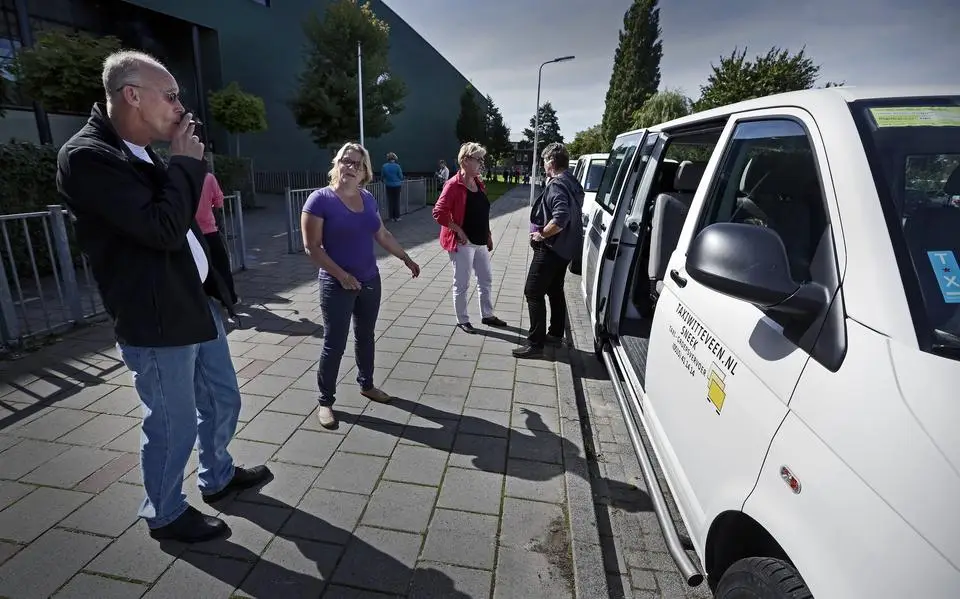 Broer en zus strijden over aandelen van Taxi Witteveen in Lemmer